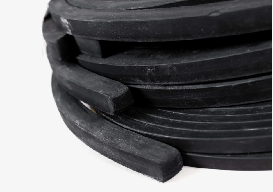 Шнур резиновый 6,3*16 мм 1-1М ГОСТ 6467-79